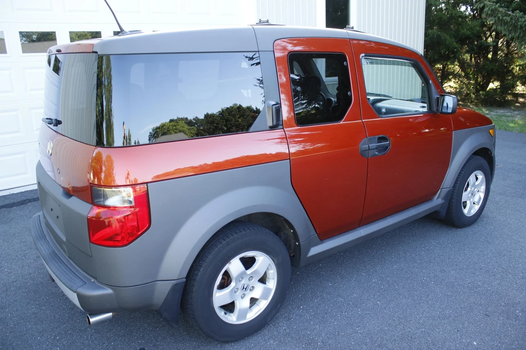 2005 Honda Element - Image 16 of 31