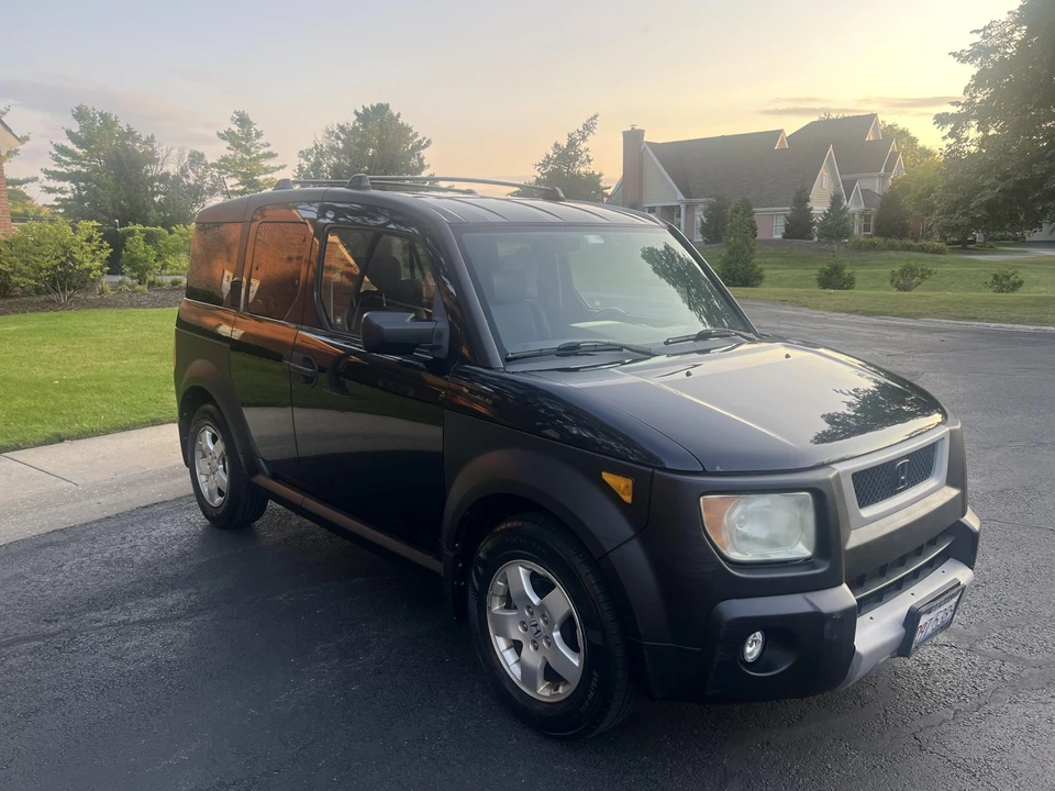 2005 Honda Element - Image 2 of 31