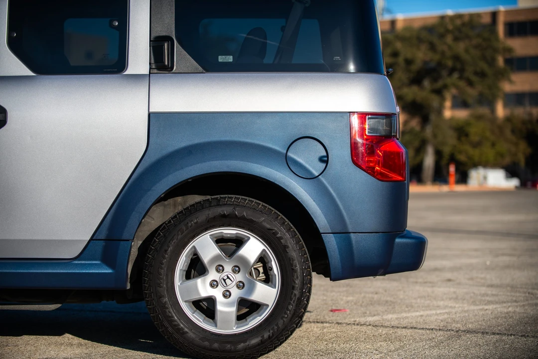 2005 Honda Element - Image 27 of 31