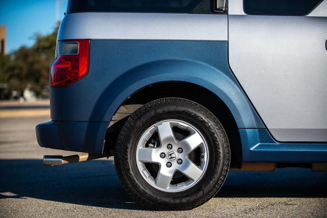 2005 Honda Element - Image 28 of 31