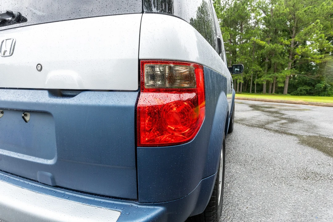 2005 Honda Element - Image 19 of 31
