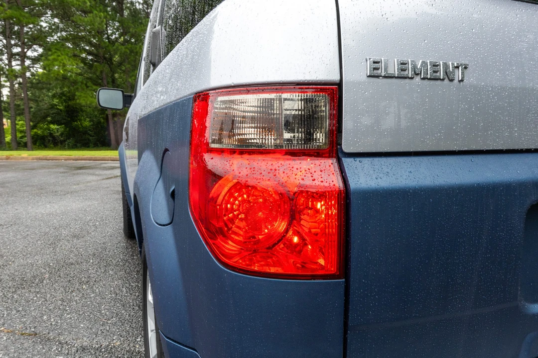 2005 Honda Element - Image 18 of 31