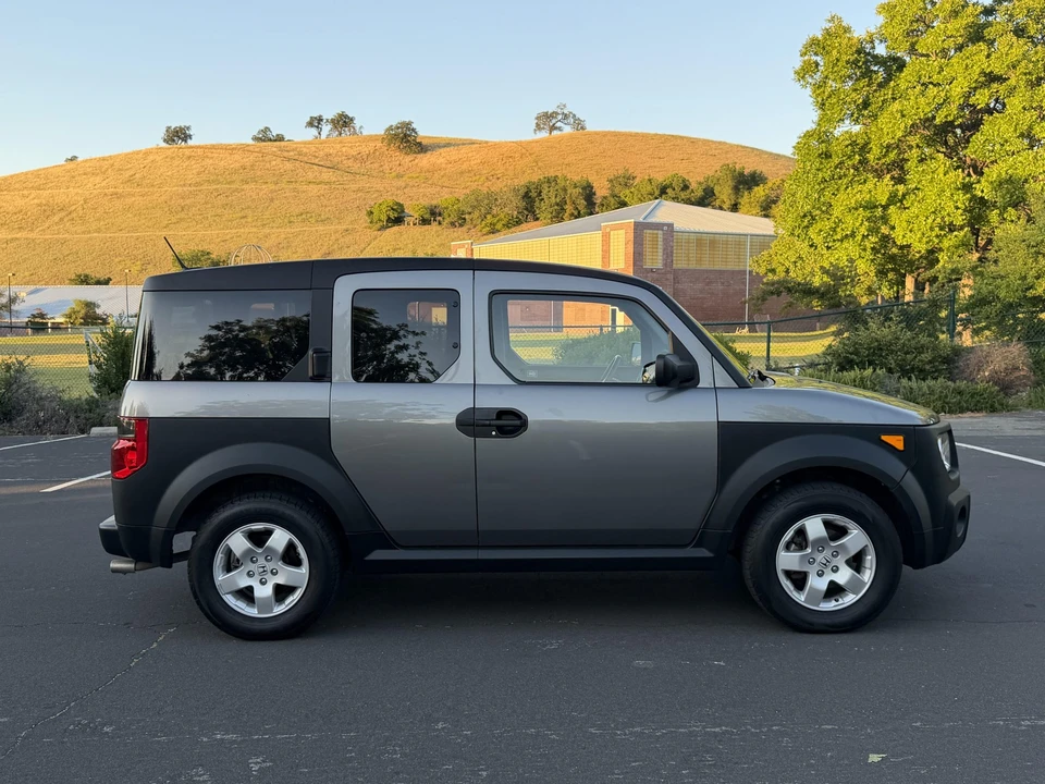 2005 Honda Element - Image 25 of 31
