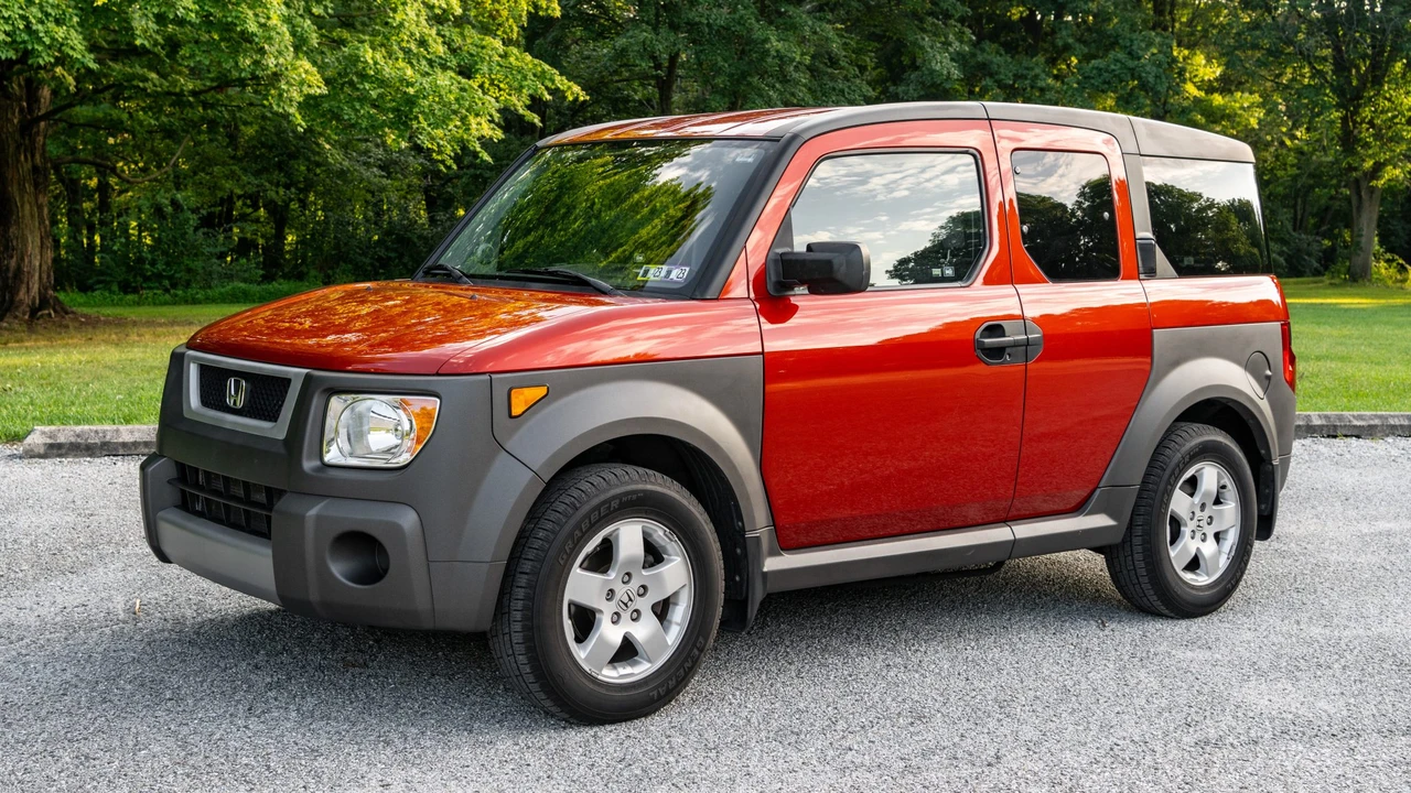 2005 Honda Element - Image 2 of 31