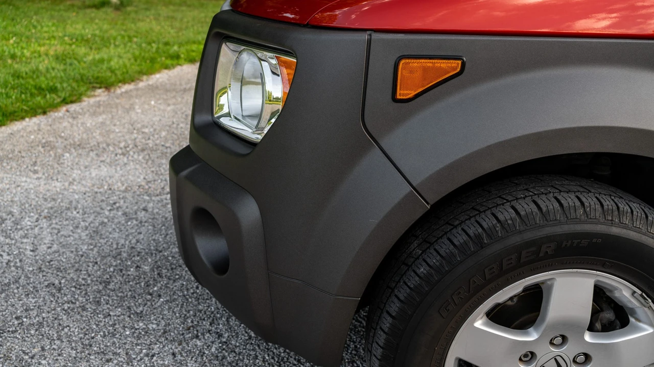 2005 Honda Element - Image 18 of 31