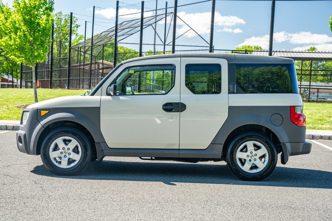 2005 Honda Element - Image 23 of 31