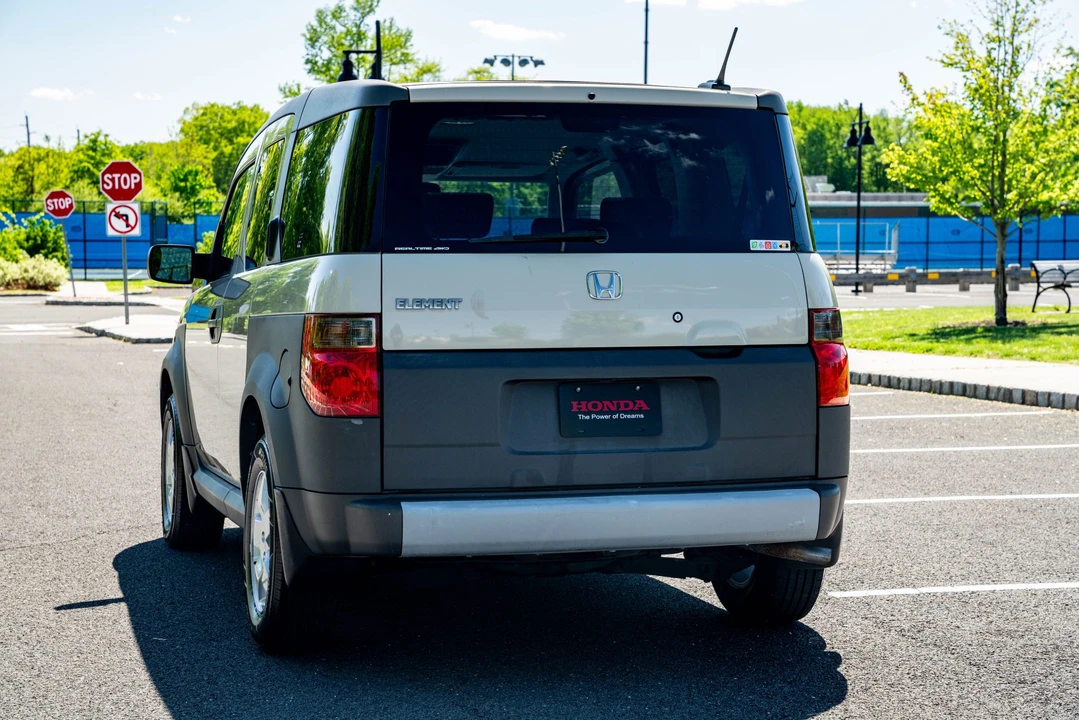 2005 Honda Element - Image 18 of 31