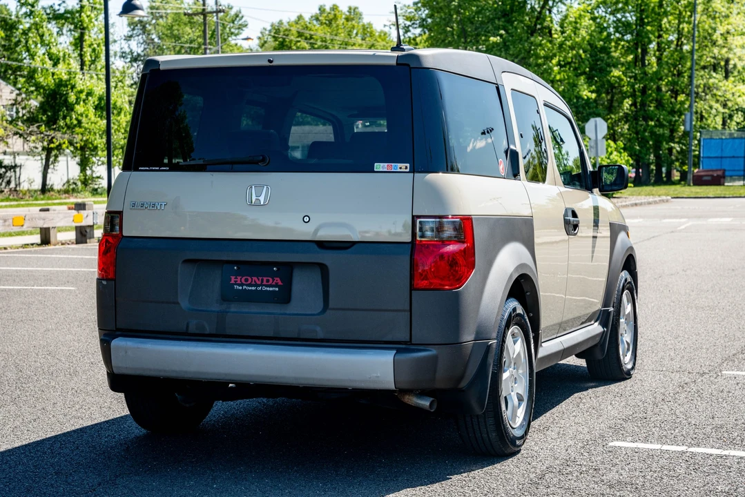 2005 Honda Element - Image 16 of 31
