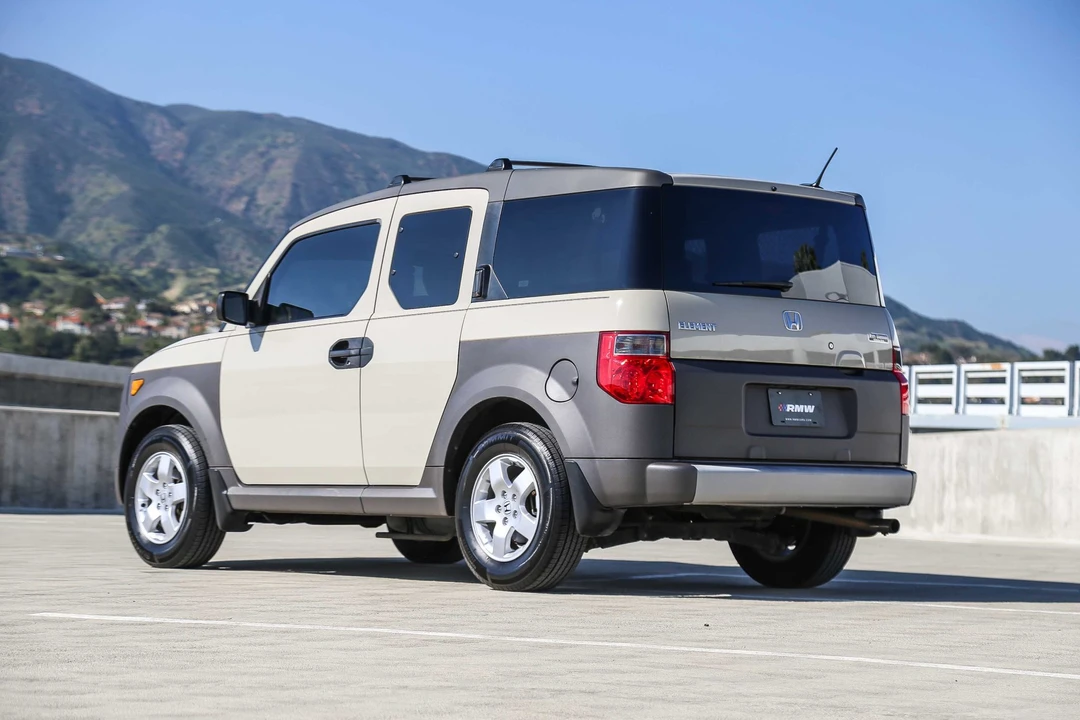 2005 Honda Element - Image 16 of 31