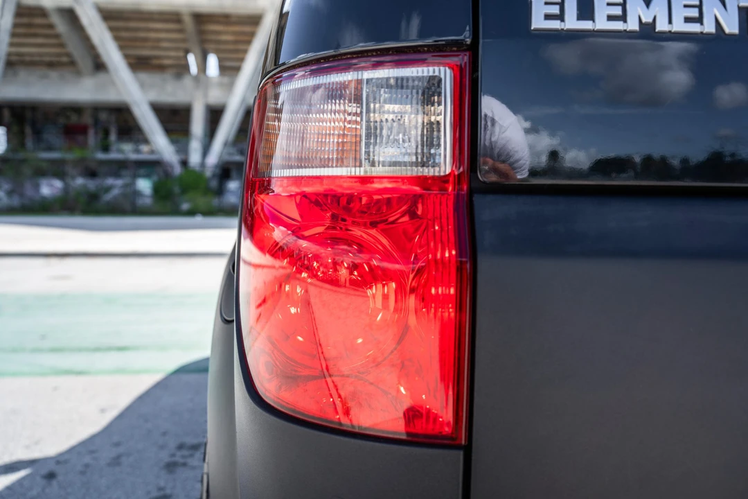 2005 Honda Element - Image 23 of 31