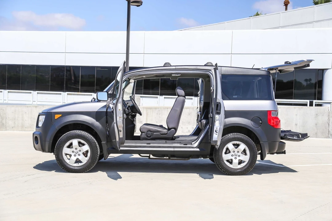 2005 Honda Element - Image 29 of 31