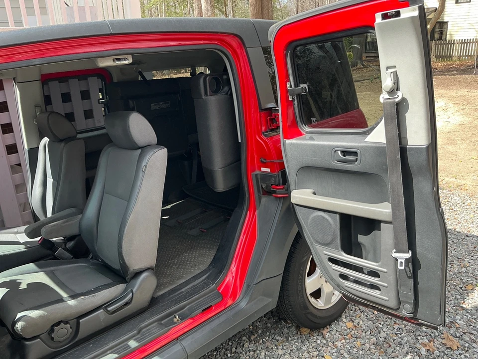 2005 Honda Element - Image 9 of 21