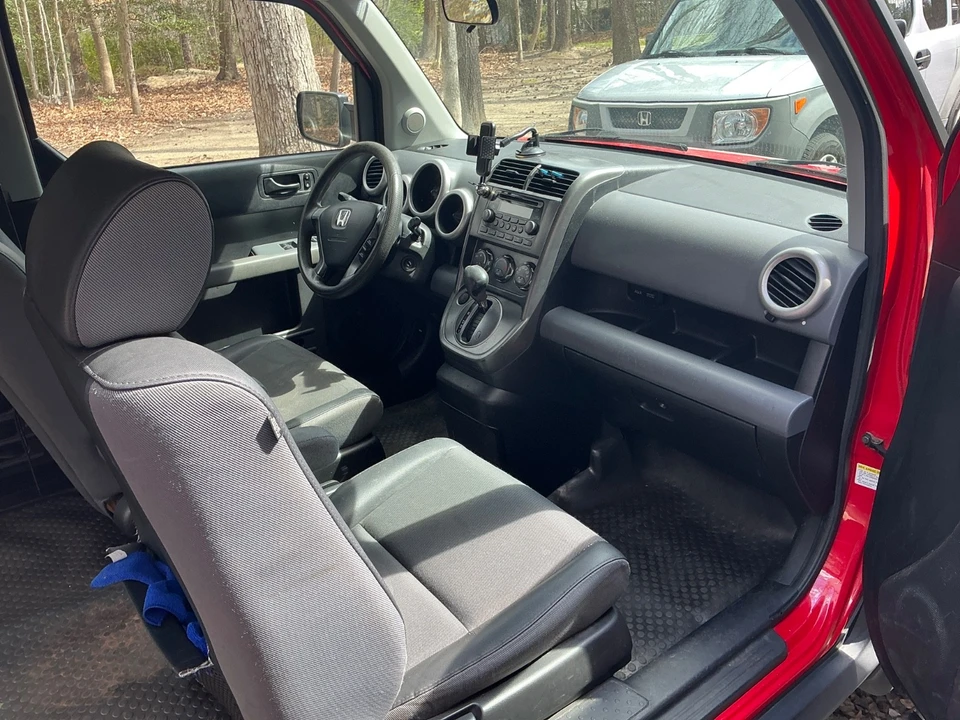 2005 Honda Element - Image 12 of 21