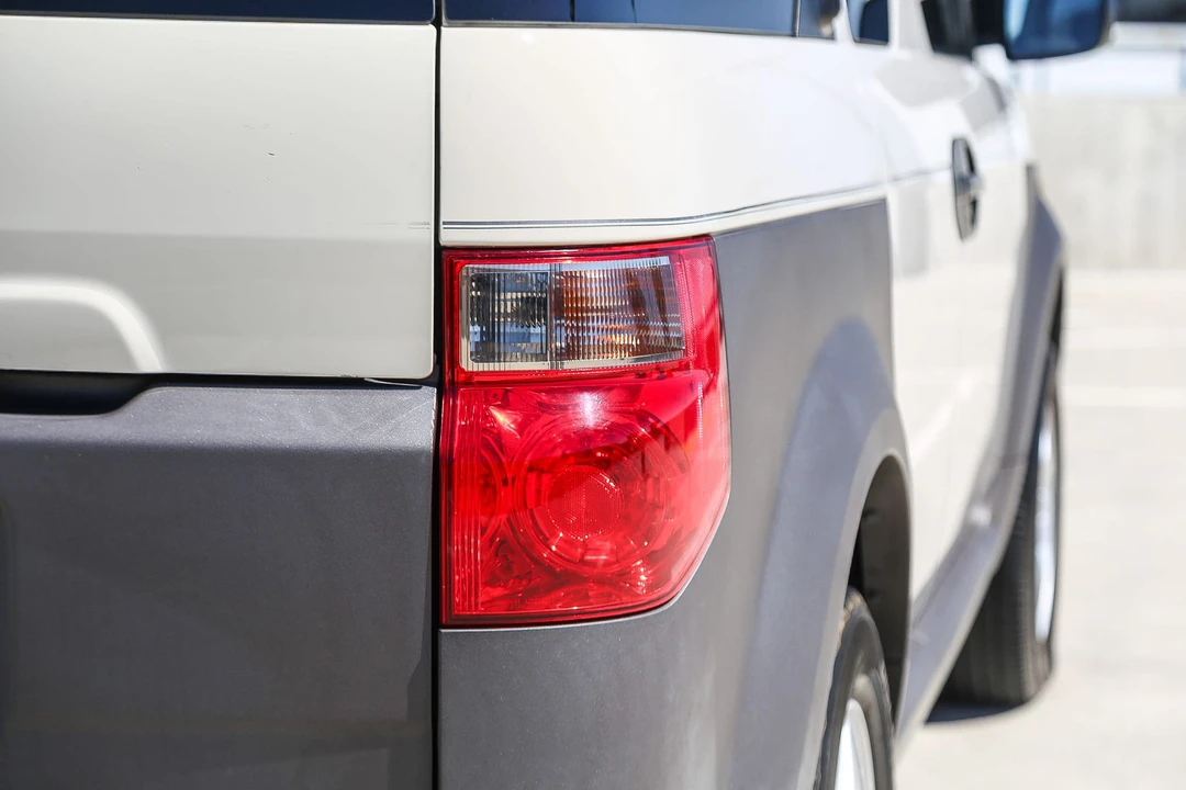 2005 Honda Element - Image 24 of 31