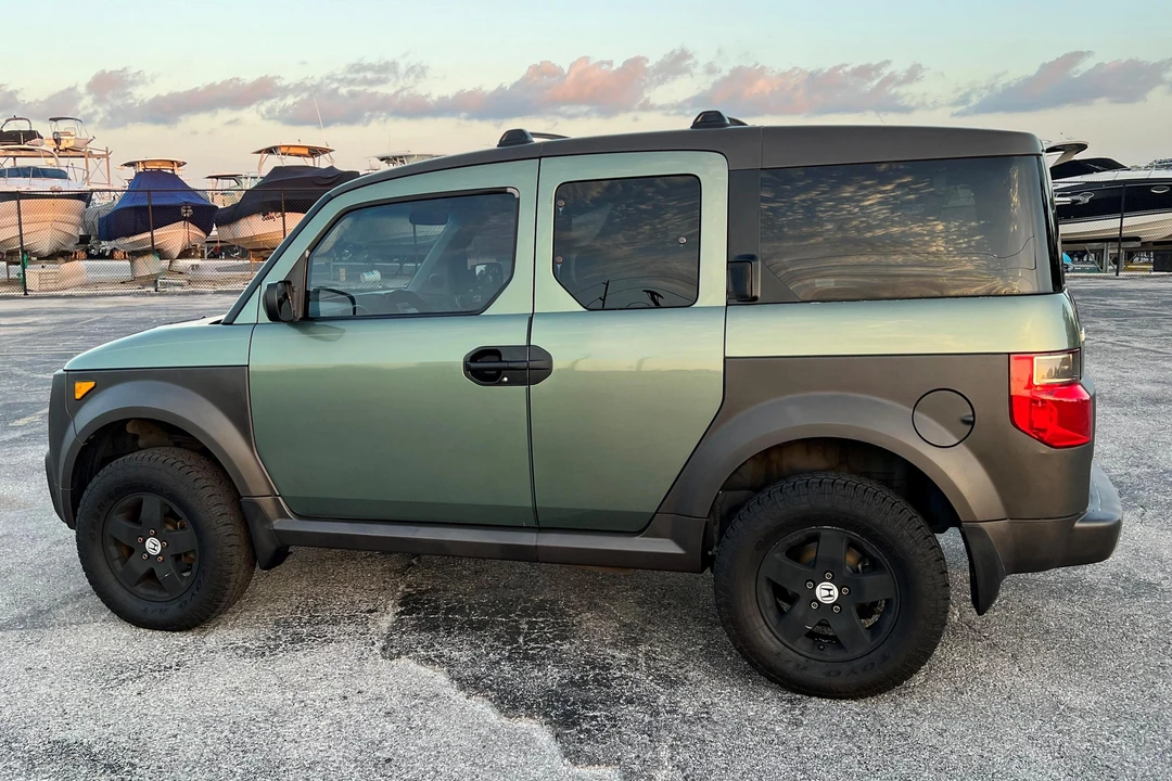 2005 Honda Element - Image 3 of 31