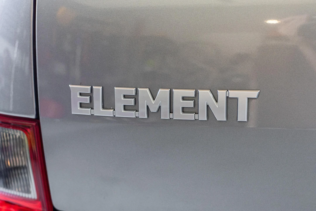 2005 Honda Element - Image 16 of 31