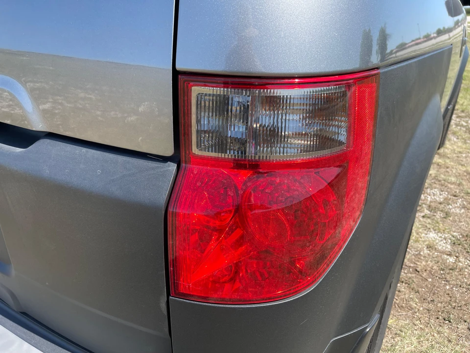 2005 Honda Element - Image 19 of 31