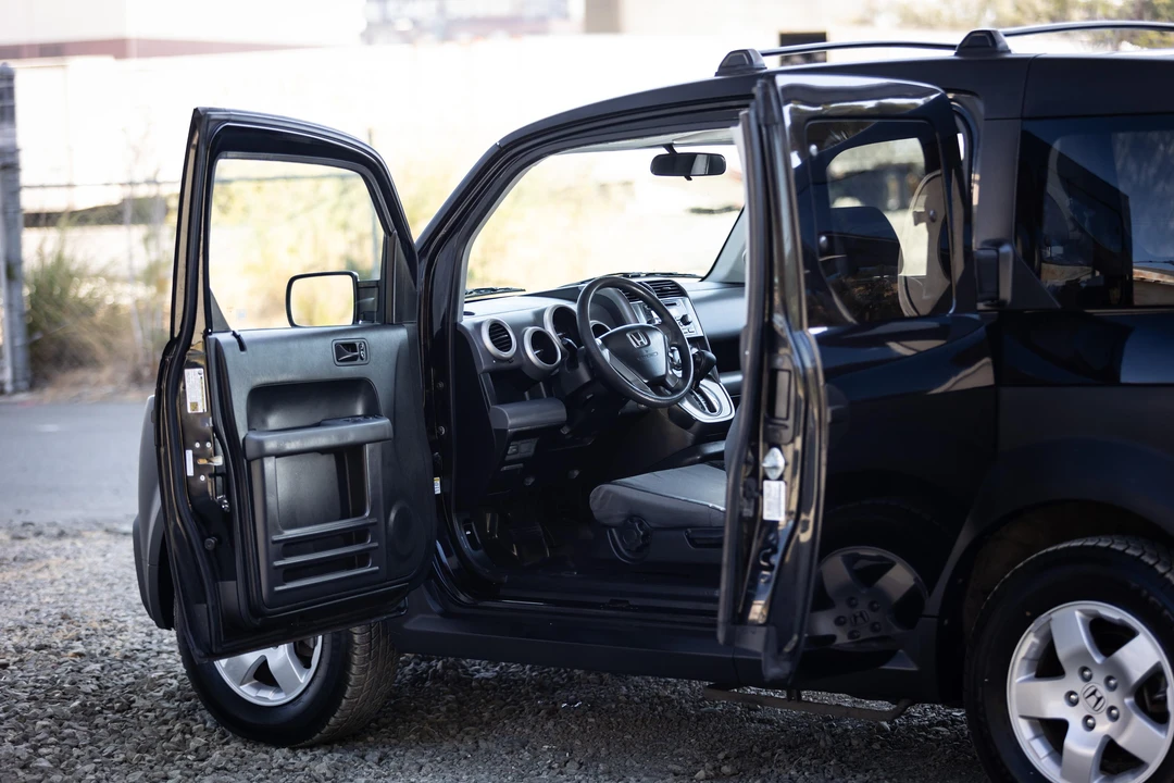 2005 Honda Element - Image 27 of 31