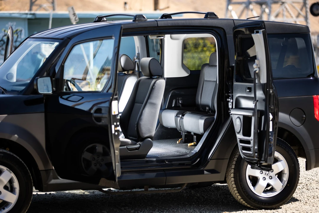 2005 Honda Element - Image 28 of 31