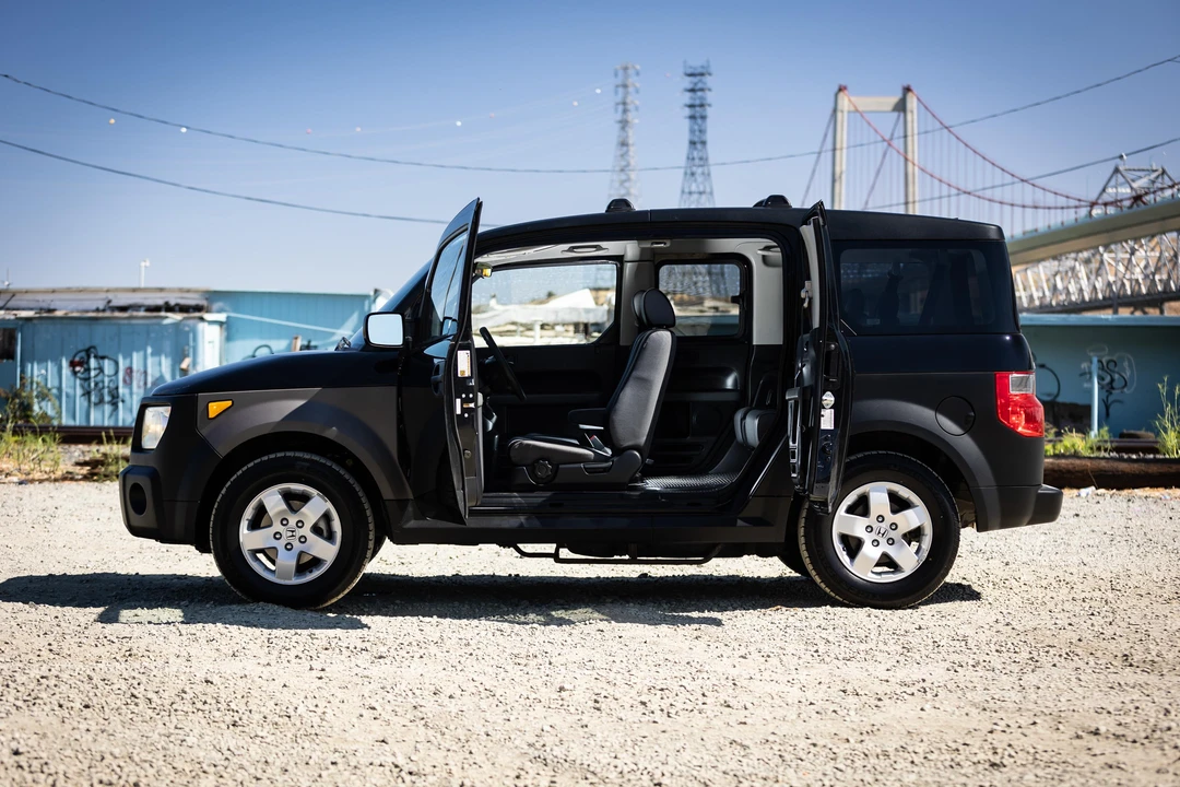 2005 Honda Element - Image 25 of 31