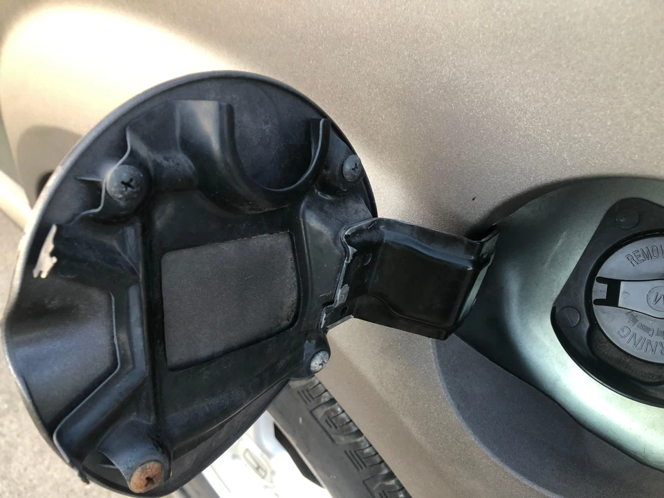 2005 Honda Element - Image 18 of 31