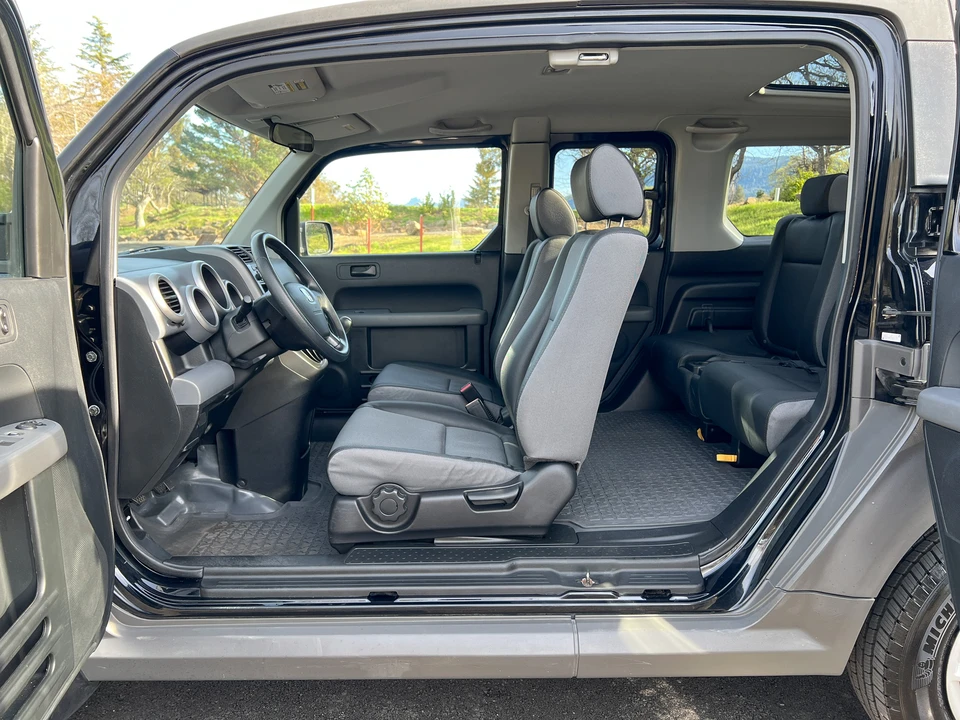 2005 Honda Element - Image 27 of 31