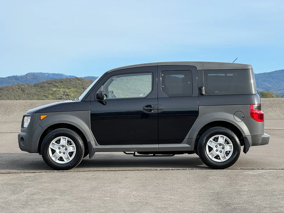 2005 Honda Element - Image 2 of 31