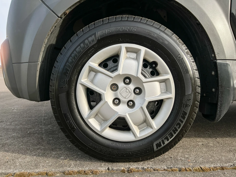 2005 Honda Element - Image 24 of 31