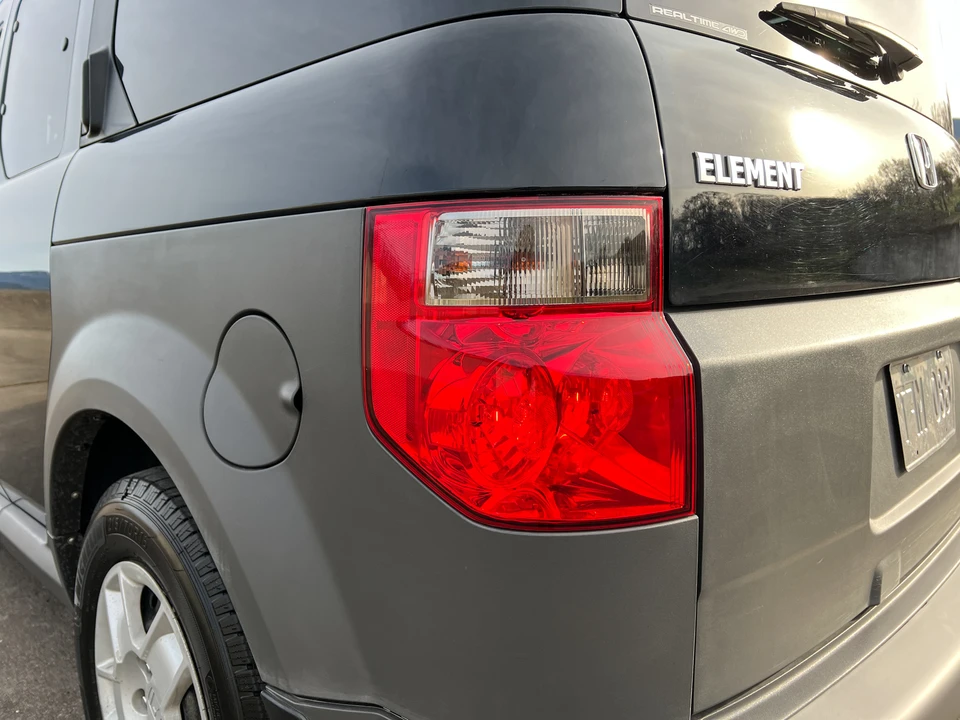 2005 Honda Element - Image 14 of 31
