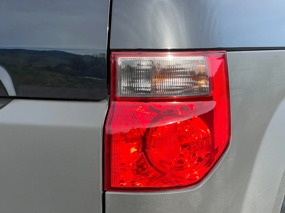 2005 Honda Element - Image 15 of 31