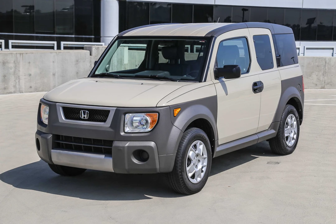 2005 Honda Element - Image 2 of 31