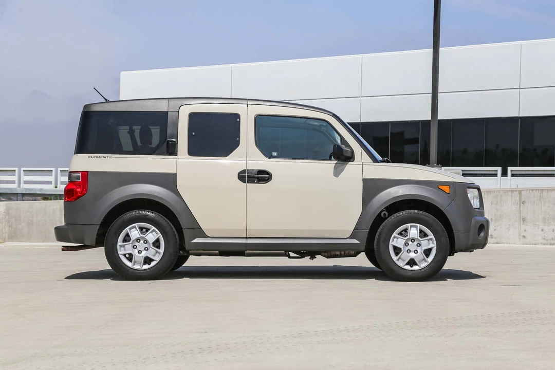 2005 Honda Element - Image 19 of 31