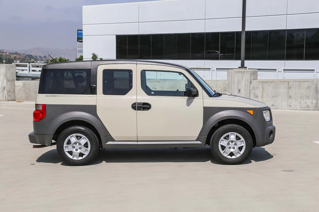 2005 Honda Element - Image 18 of 31