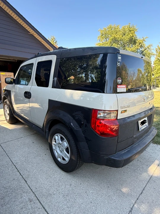 2005 Honda Element - Image 2 of 20