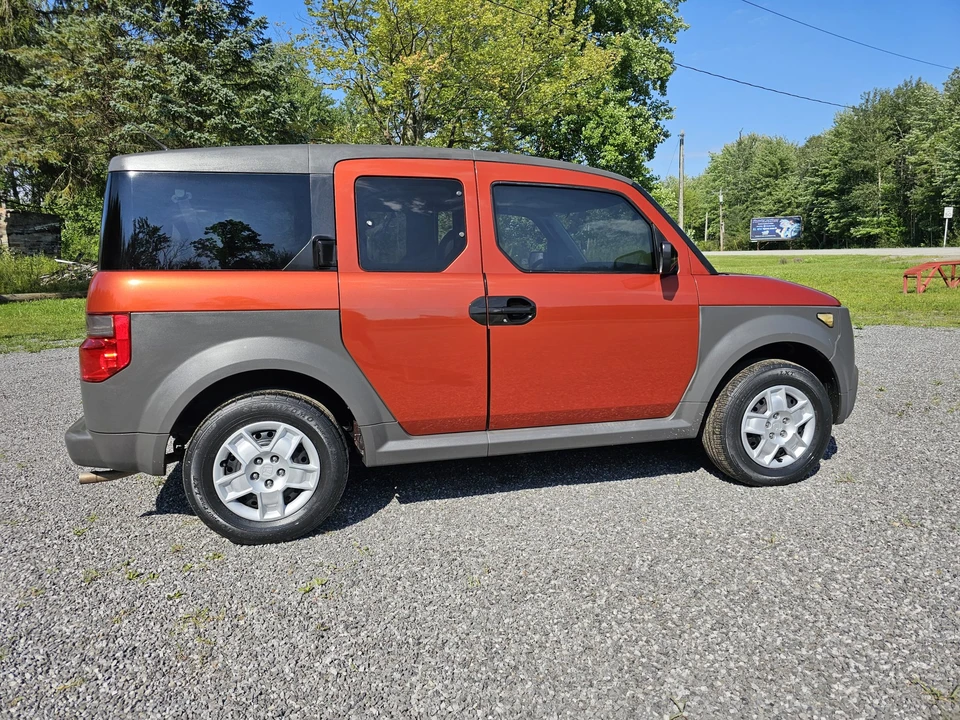 2005 Honda Element - Image 23 of 31