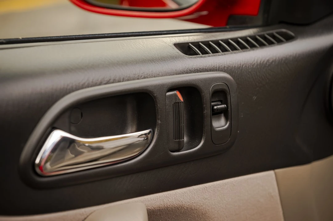 2005 Honda Insight 1st Gen - Image 29 of 30