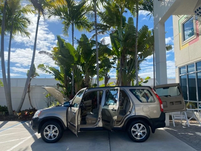 2005 Honda CR-V 2nd Gen - Image 9 of 21