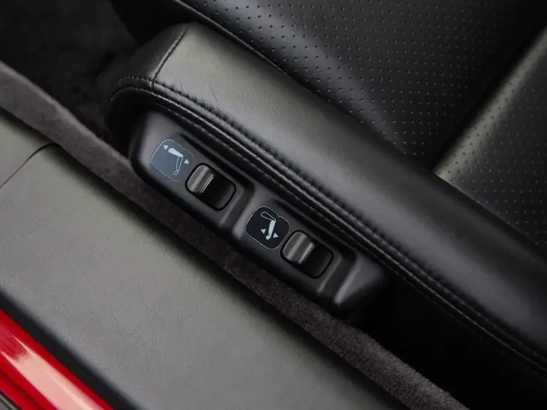 2005 Acura NSX - Image 16 of 31