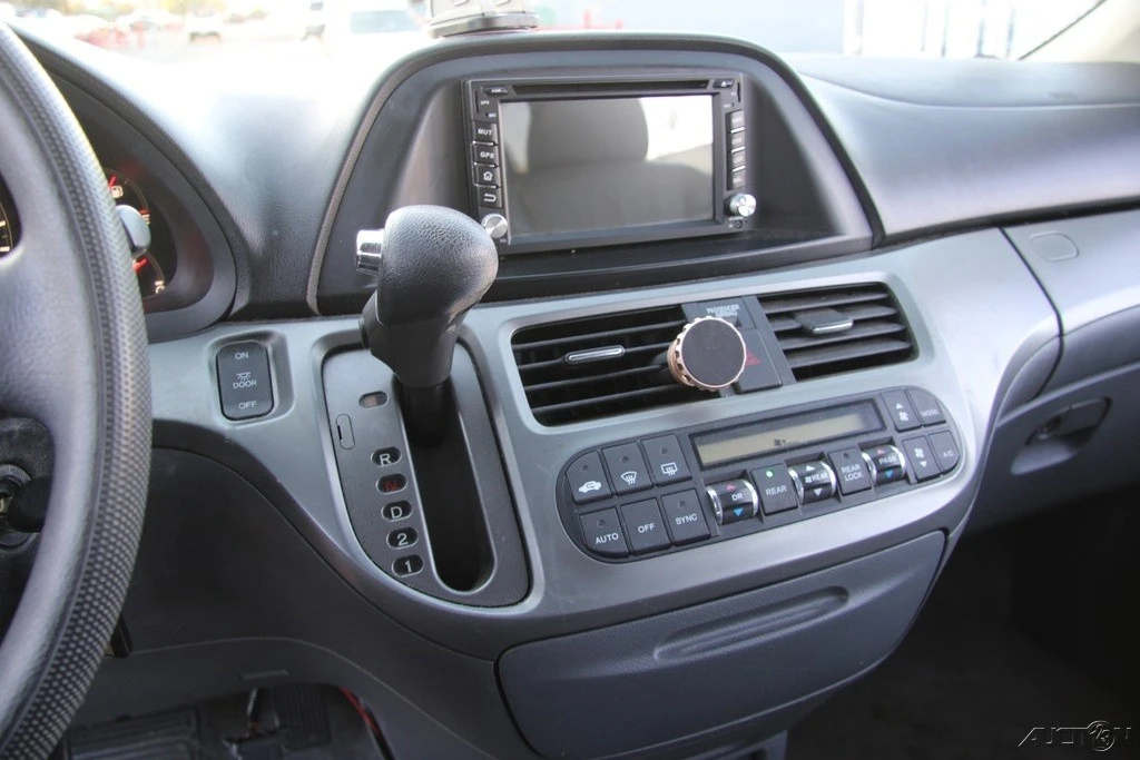 2005 Honda Odyssey - Image 16 of 21