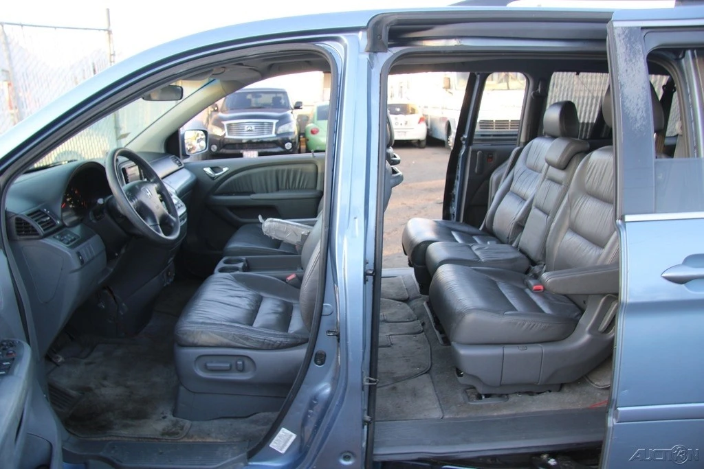 2005 Honda Odyssey - Image 17 of 21