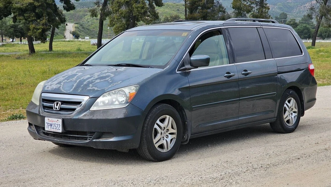 2005 Honda Odyssey - Image 2 of 21