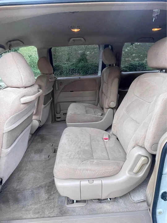 2005 Honda Odyssey - Image 6 of 10