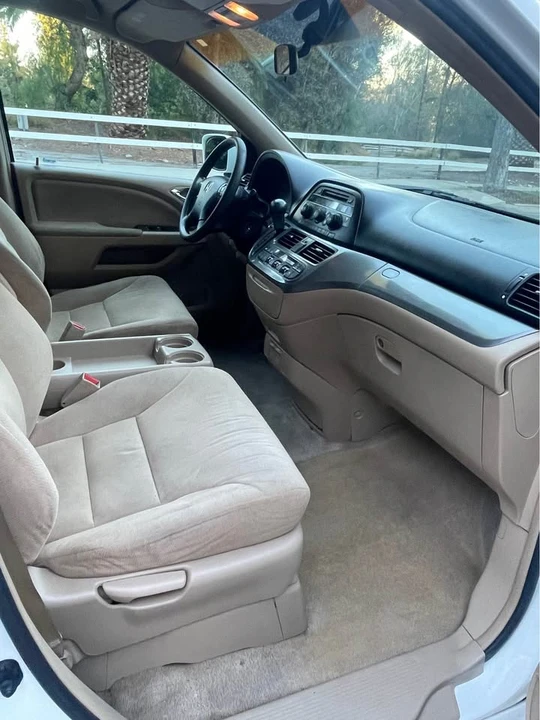 2005 Honda Odyssey - Image 7 of 10