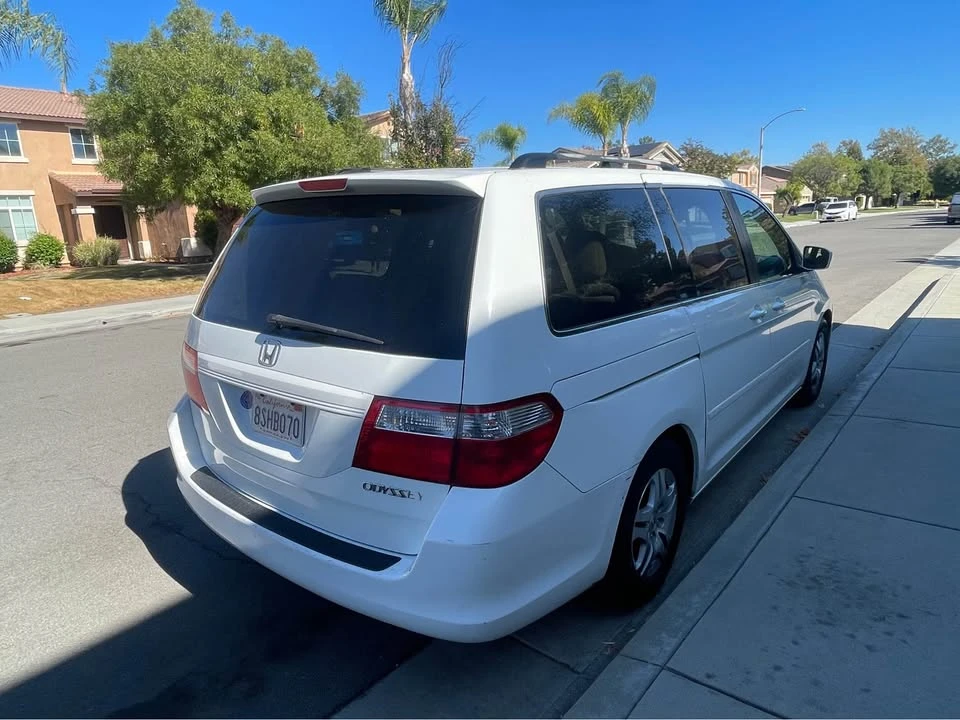 2005 Honda Odyssey - Image 2 of 10