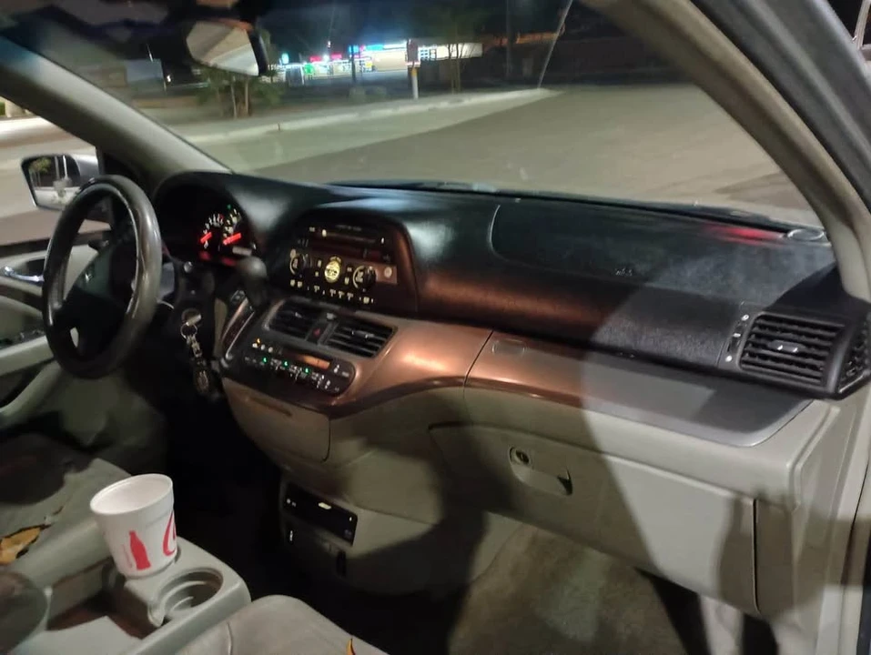 2005 Honda Odyssey - Image 6 of 7