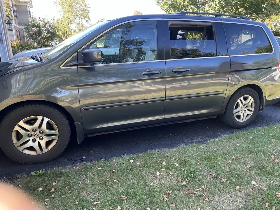 2005 Honda Odyssey - Image 2 of 8