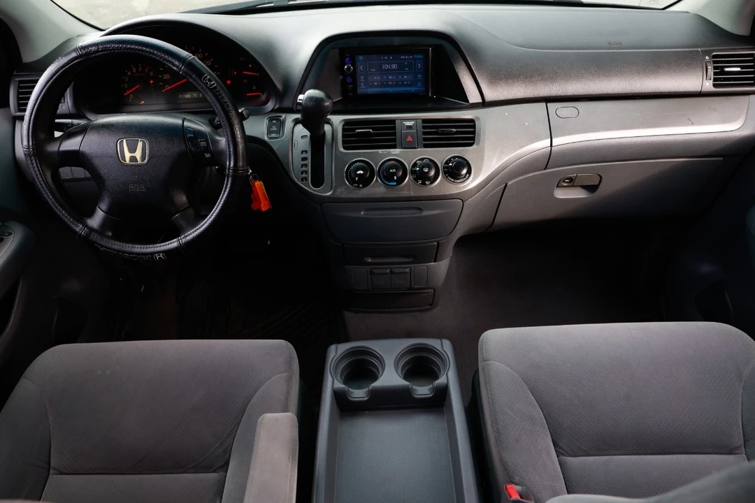 2005 Honda Odyssey - Image 2 of 12