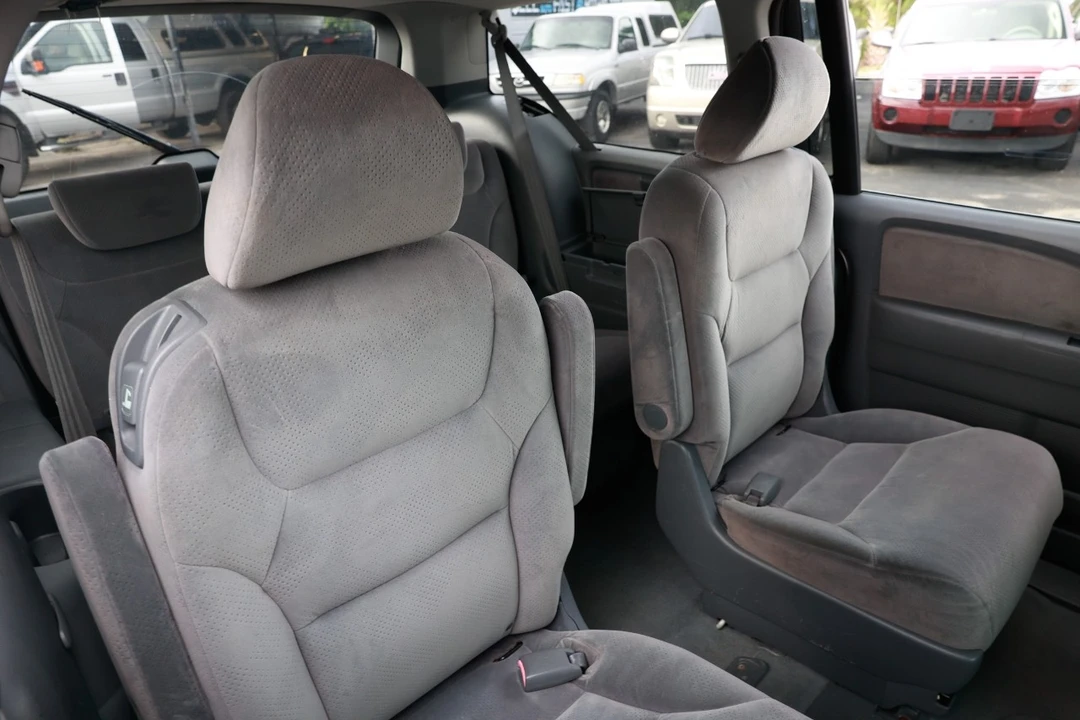 2005 Honda Odyssey - Image 14 of 21