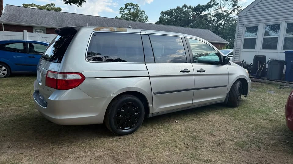 2005 Honda Odyssey - Image 10 of 12