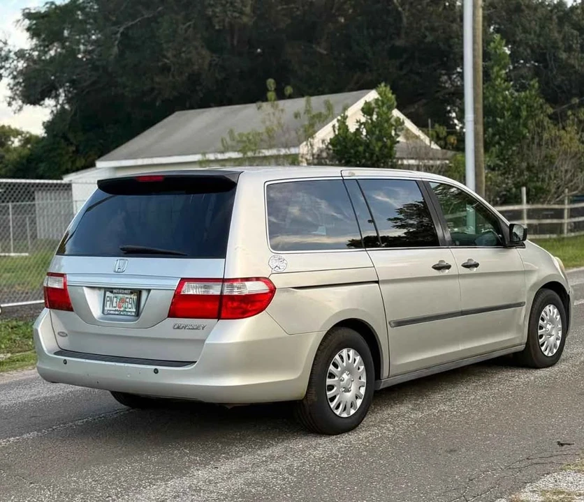 2005 Honda Odyssey - Image 2 of 6